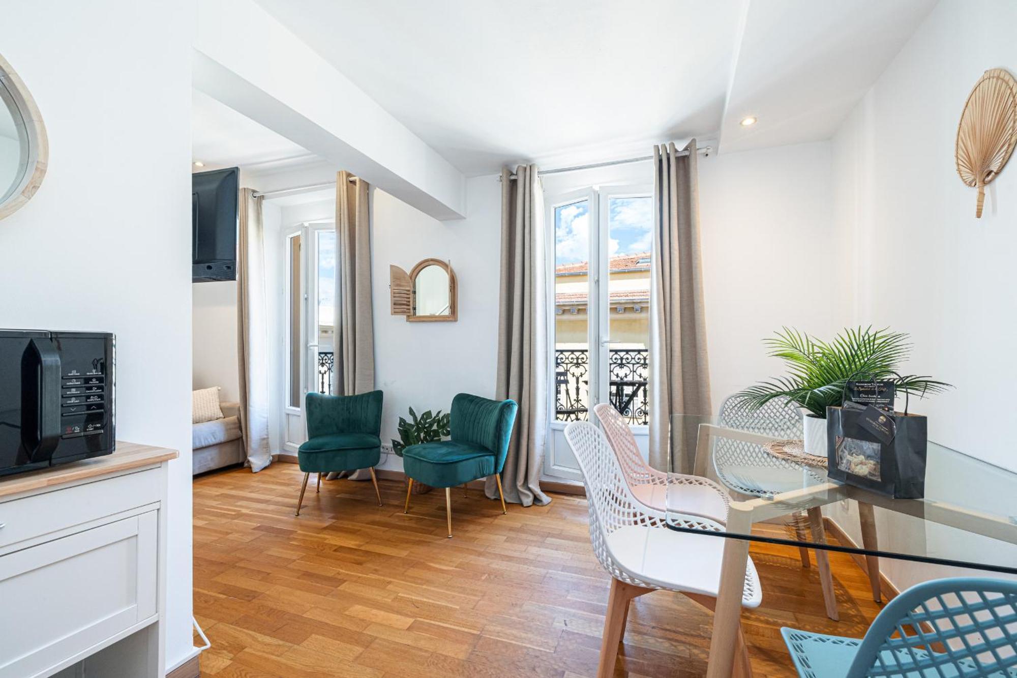 Apartmán Massena Street - 1 Bdr Duplex With Ac & Parking Nice Exteriér fotografie